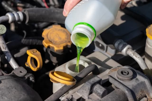 Jakie płyny do chłodnicy są najlepsze dla Renault Clio 4?