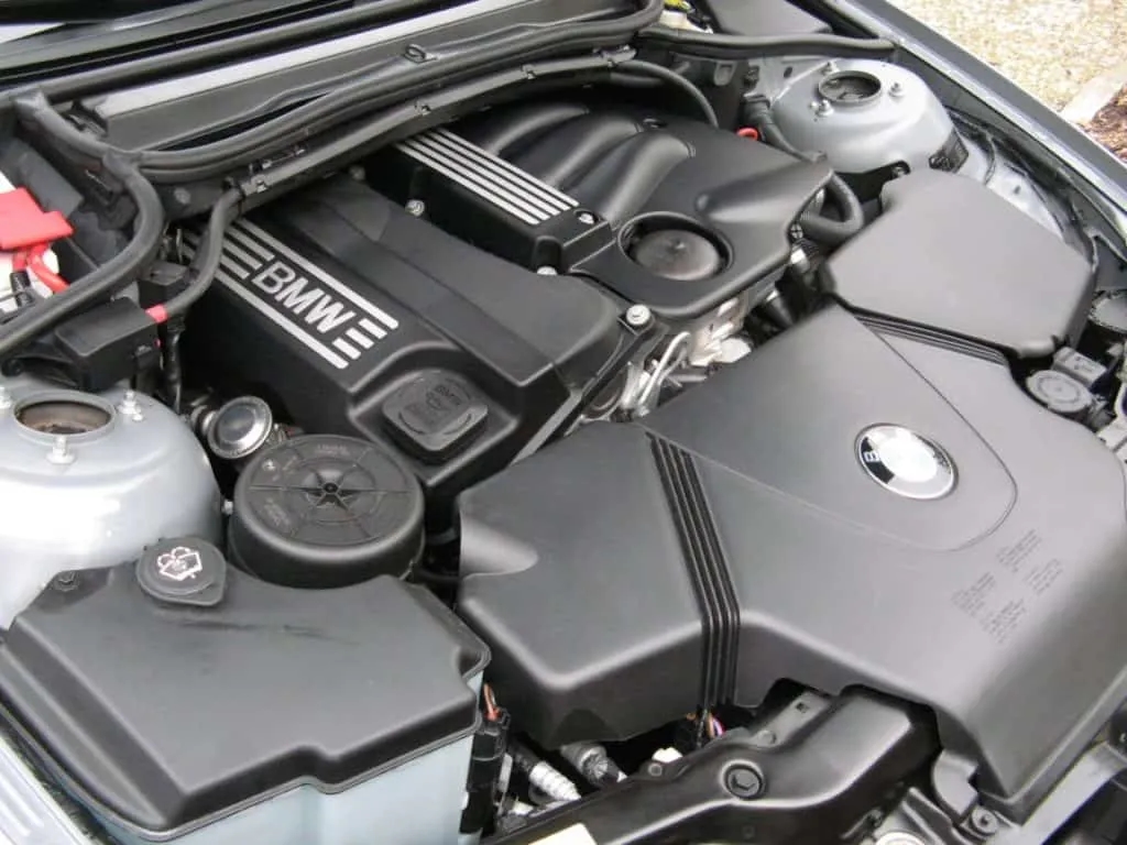 Jaki olej do BMW seria 1 benzyna? Uniknij kosztownych błędów!